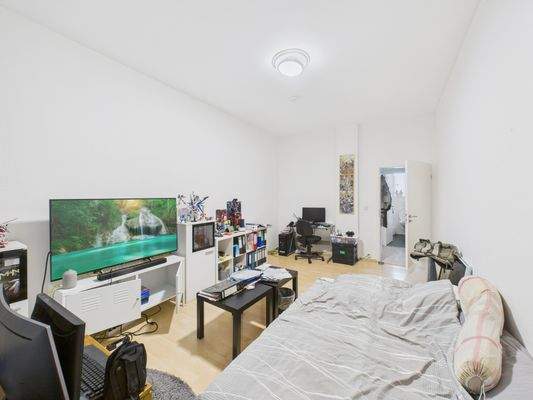 CAM01223G0-PR0168-STILL021