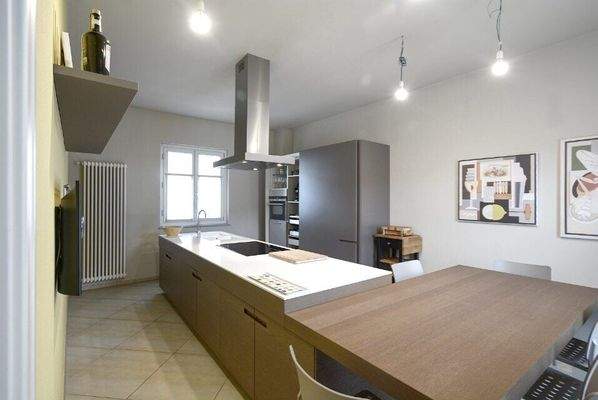 elegantes Haus im Zentrum von Canale –  Piemont