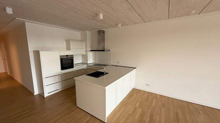 WhatsApp Image 2025-11-19 at 22.18.00(8)