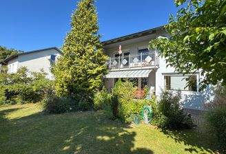 Wohnhaus mit tollem Garten