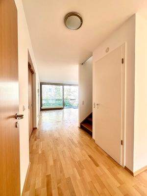 1_Flur Wohnungstüre_1.OG_4.jpeg