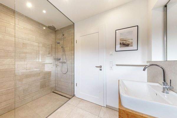 hochwertiges Duschbad 