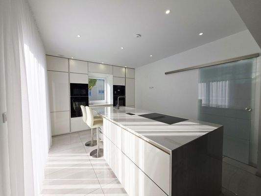 Küche mit Kochinsel