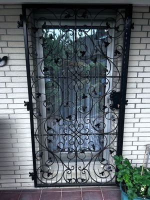 Fenstergitter Trainingsraum.jpg