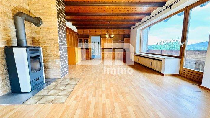 EG Wohnzimmer / Esszimmer / Zugang Balkon/Terrasse