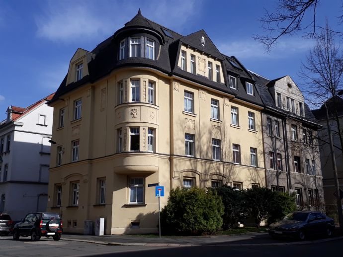 2-Zimmerwohnung mit Wanne und Balkon