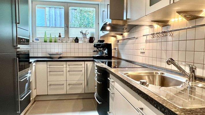 Perfekt ausgestatte Einbauküche