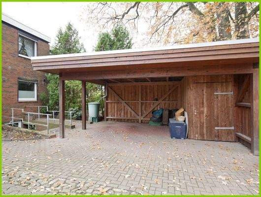 Carport mit Schuppen