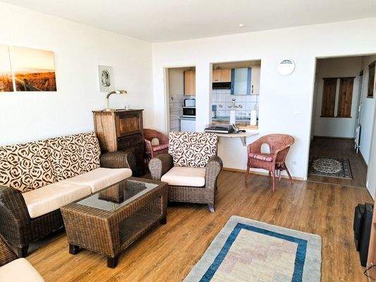 Wohnraum mit Blick zur Küche