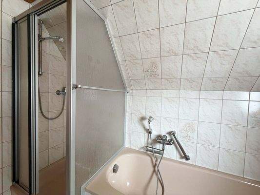 OG: Oder starten Sie den Tag in der Duschkabine