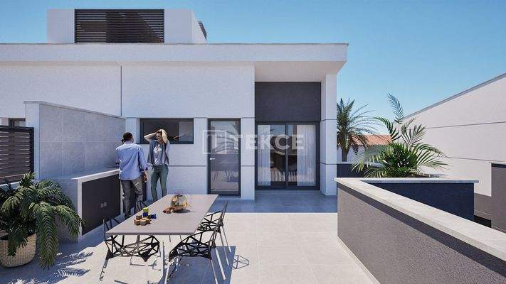 Semi-Detached Villas Meters from the Beach in Los Nietos