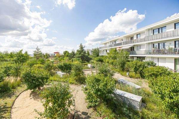 Ruhe genießen im grünen Zentrum der Wohnanlage