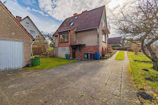 Außen - rückwärtige Hausansicht