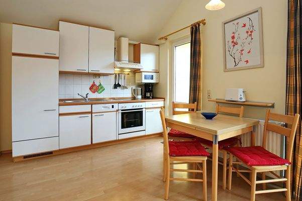 Küche mit Essbereich