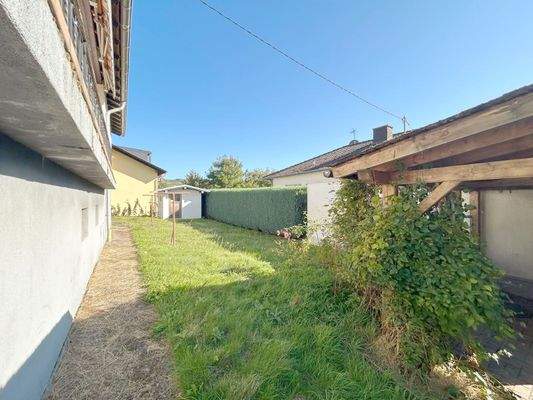 Garten hinter dem Haus