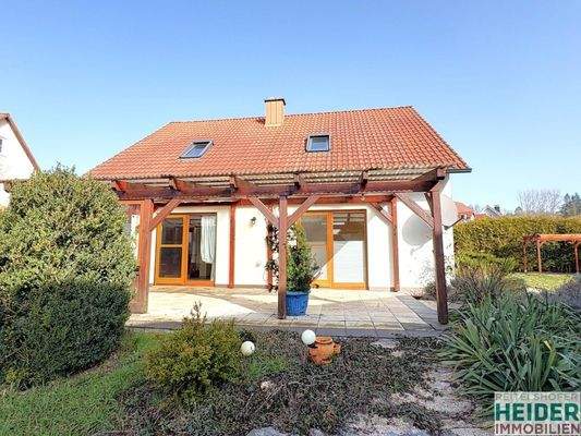 1747 Ansicht Süd mit überdachter Terrasse