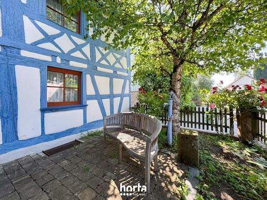 Rechts - Rosenterrasse