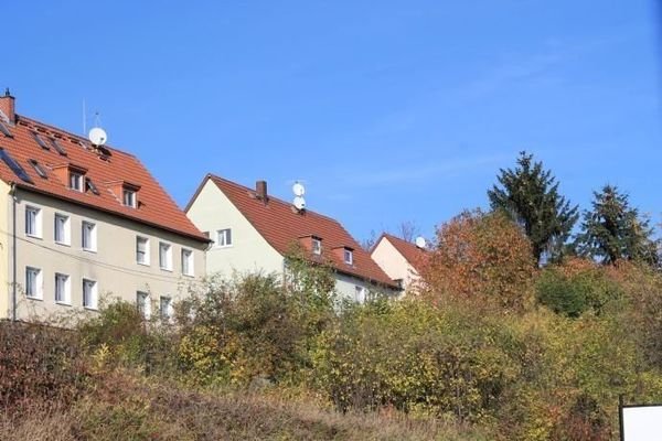 DG-Wohnung im mittlerem Haus