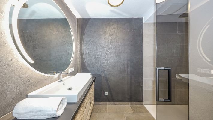 KITZIMMO-Luxuschalet mit Pool und Kaiserblick - Immobilien Ellmau.