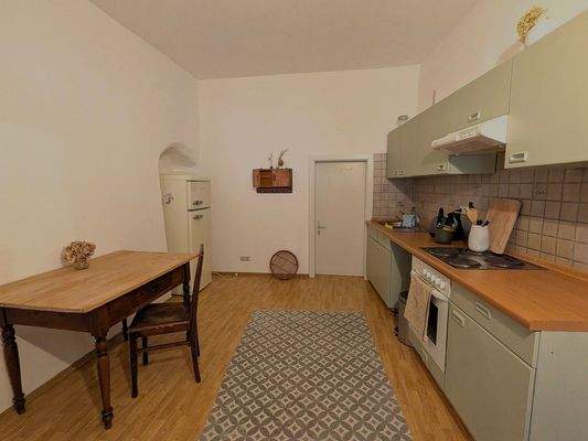 Wohnküche im Anschluss an das Wohnzimmer