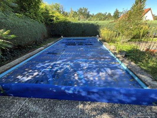 Außenpool für die heißen Tage