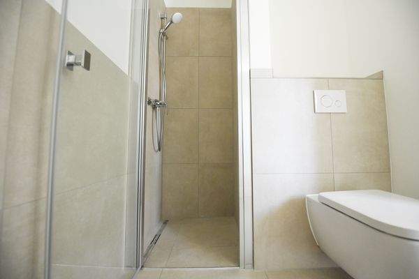 EG - Gäste-WC mit Bodentiefer Dusche