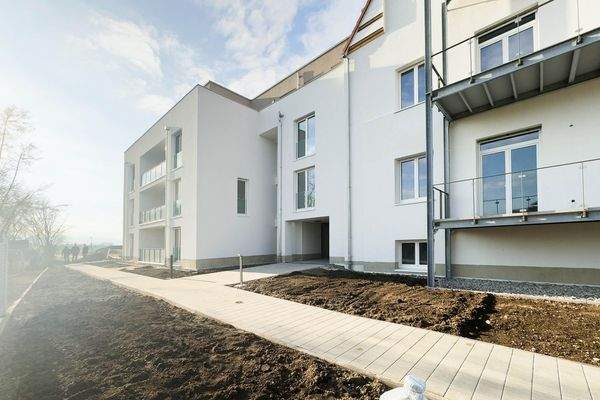 Außenaufnahmen des Mehrfamilienhauses (2)