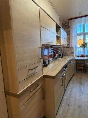 Moderne Küche mit Holzoptik