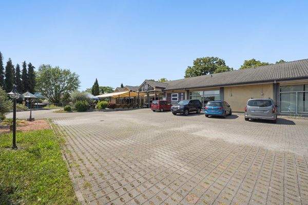 backbone_551651-A_043_WEB