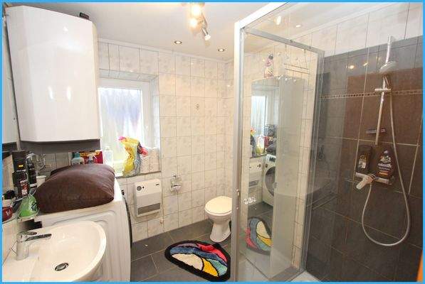 Bad (sanierungsbedürftig)