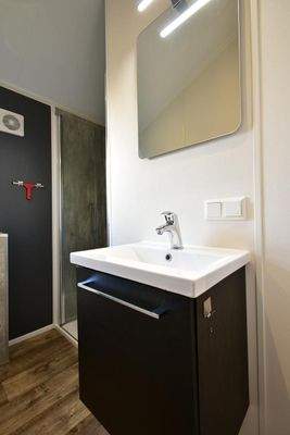 chalet-kaufen-europarcs-kaatsheuvel-badezimmer-waschbecken-2025