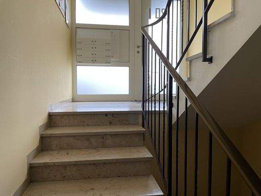 Eingang und Postkasten