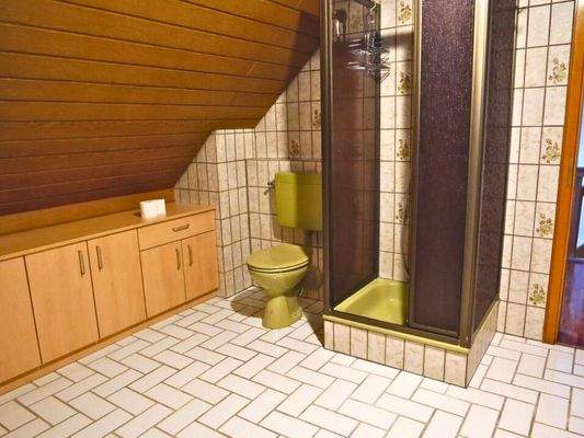 Badezimmer im Dachgeschoss