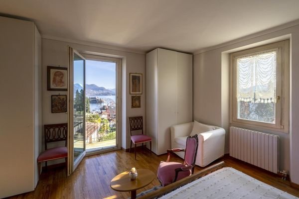 Schlafen (second bedroom)