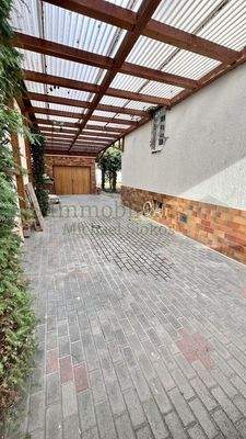 Hofeinfahrt Ansicht 1