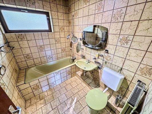 Badezimmer Ansicht 1