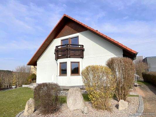 Einfamilienhaus mit Erker und Balkon