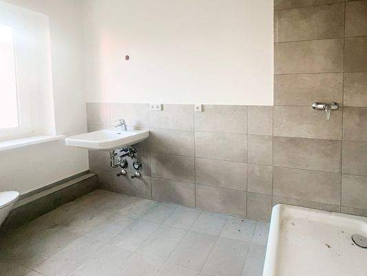 Vergleichsbild Bad mit Dusche