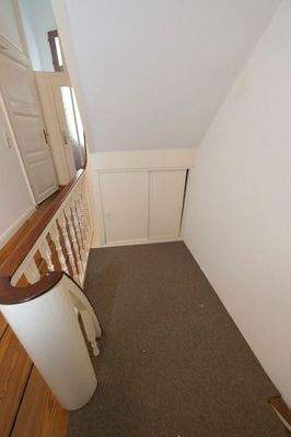 verschlossener Abgang zum Kellerbereich vom EG