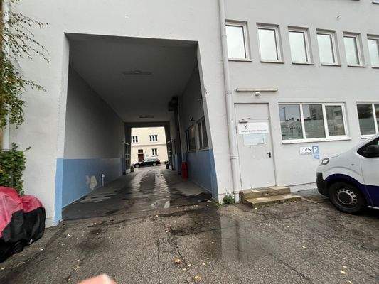 Hinterhof-Tor zur Bergmannstr. hin