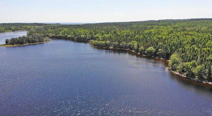 Cape Breton - Wunderschönes See-Ufer-Areal mit 7,7