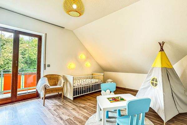 Baby-/ Kinderzimmer im OG
