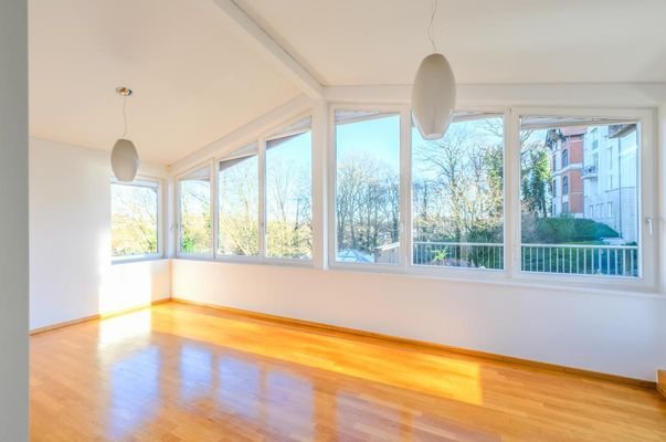 Großzügiges Schlafzimmer
