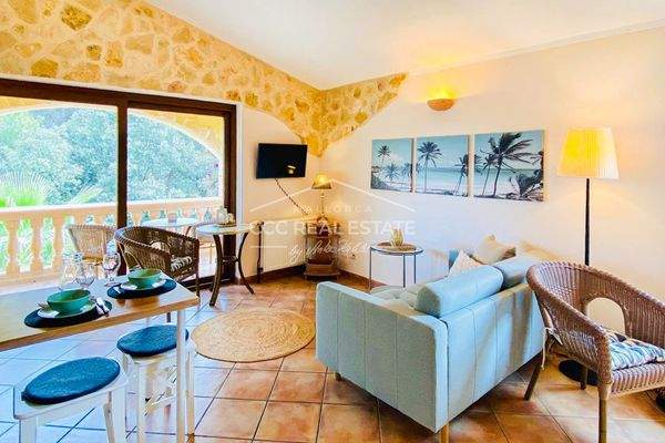 Mit kleiner Terrasse