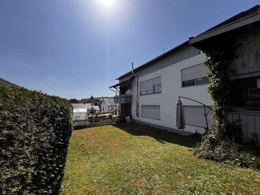 Garten zur Wohnung im OG