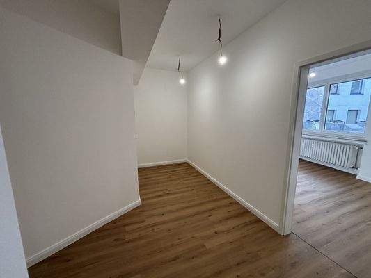 Eingangsbereich und kleines Büro