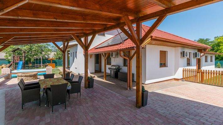 Sitzplatz überdacht