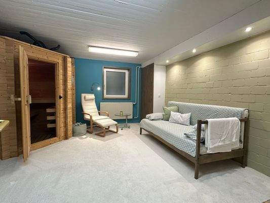 Keller - Sauna mit Ruheraum u. Dusche