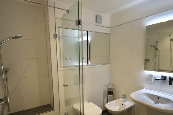 Badezimmer 1. OG