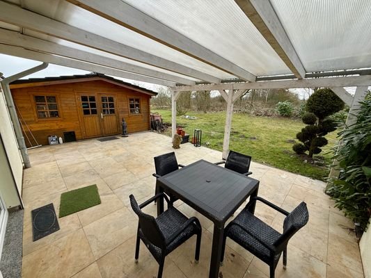 überdachte Terrasse